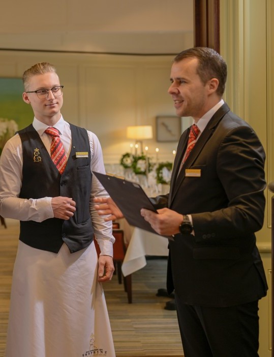 Erbprinz Serviceteam Besprechung