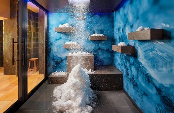 Room with snow shower in the spa area of the Hotel Erbprinz.