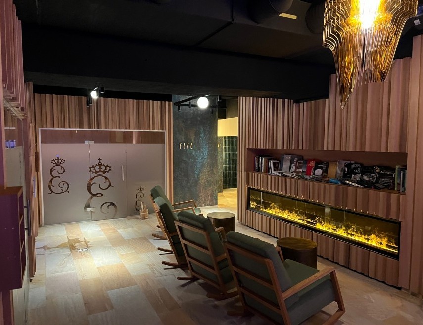 6a730a49-1316-4e2f-b0de-e2f12df12ece-1