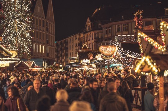christmas-market-g69ab28de3_1920